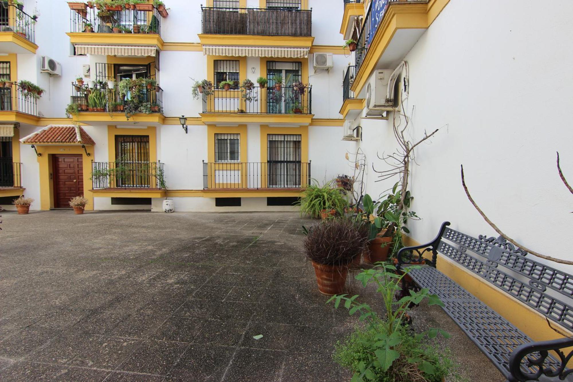 Rentalsevilla Espacioso Apartamento En La Alameda De Hercules Con Parking Exterior photo
